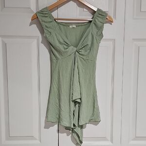 🌿 Maurices Sage Green Twist Front Top – Size Small 🌿